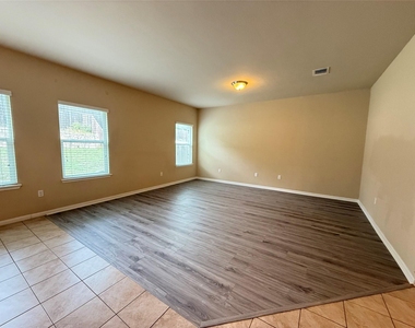 503 Libani Ln - Photo Thumbnail 9