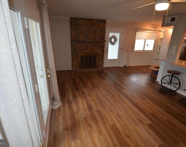 903 Houston Drive - Photo Thumbnail 10
