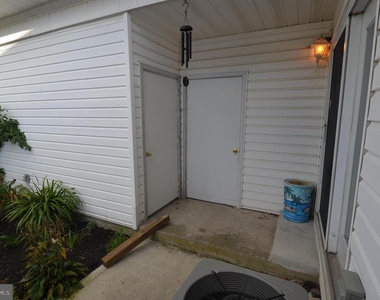 903 Houston Drive - Photo Thumbnail 4