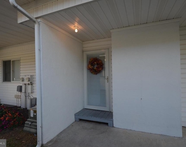 903 Houston Drive - Photo Thumbnail 1