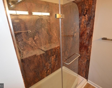 903 Houston Drive - Photo Thumbnail 16