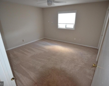 903 Houston Drive - Photo Thumbnail 12