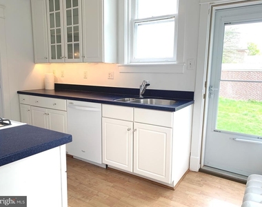 2413 W 16th Street - Photo Thumbnail 7