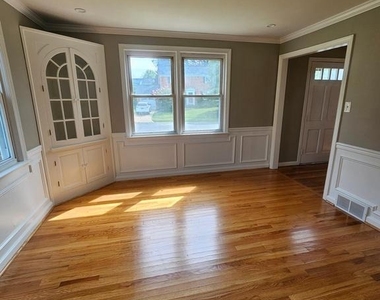 132 Devonshire Road - Photo Thumbnail 3