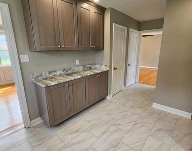 132 Devonshire Road - Photo Thumbnail 5