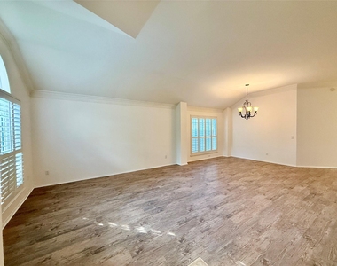 6106 Skahan Ln - Photo Thumbnail 24