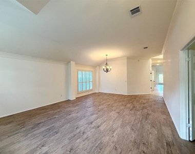 6106 Skahan Ln - Photo Thumbnail 1