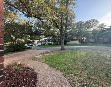 6106 Skahan Ln - Photo Thumbnail 27