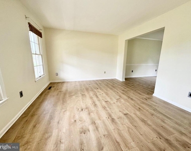 501 Falcon Drive - Photo Thumbnail 4