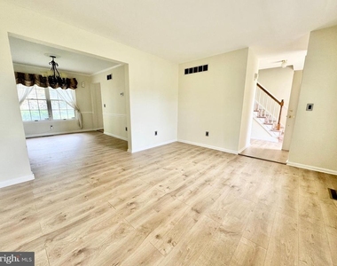 501 Falcon Drive - Photo Thumbnail 3