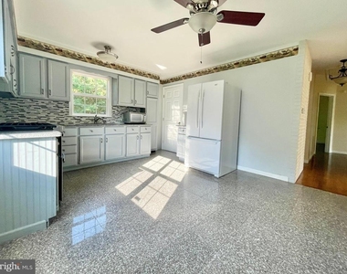 19 Hickory Lane - Photo Thumbnail 7
