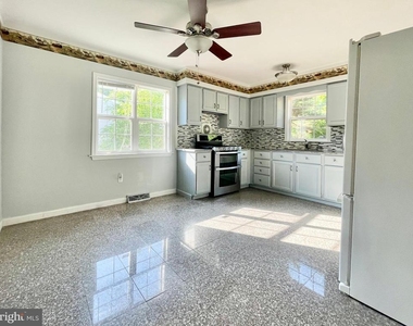 19 Hickory Lane - Photo Thumbnail 6