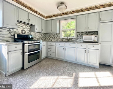 19 Hickory Lane - Photo Thumbnail 9