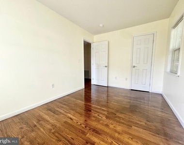 19 Hickory Lane - Photo Thumbnail 15