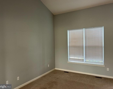 453 Jockey Hollow Drive - Photo Thumbnail 4