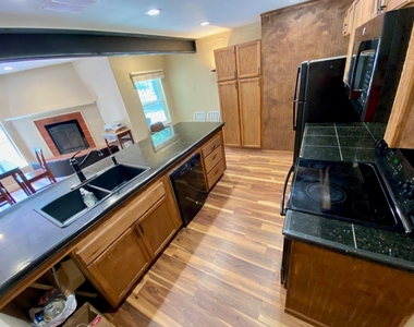 3711 Vineland Dr - Photo Thumbnail 5
