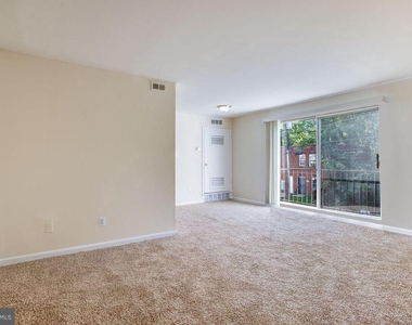 5124 Astor Place Se - Photo Thumbnail 2