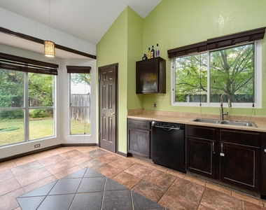 16402 Malden Dr - Photo Thumbnail 7