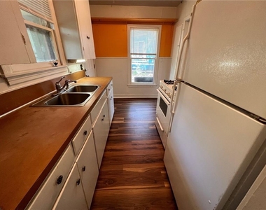 4902 Caswell Ave - Photo Thumbnail 8