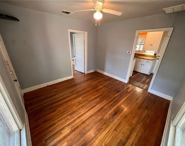 4902 Caswell Ave - Photo Thumbnail 1