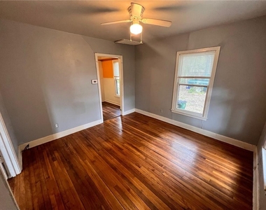4902 Caswell Ave - Photo Thumbnail 4