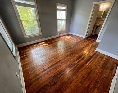 4902 Caswell Ave - Photo Thumbnail 9
