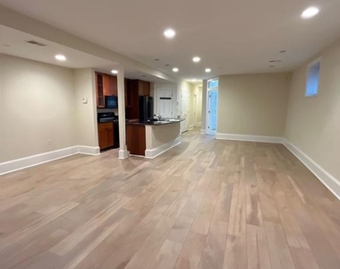 1529 Q Street Nw - Photo Thumbnail 5