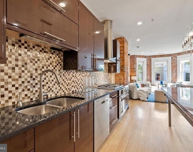 1617 Swann Street Nw - Photo Thumbnail 4