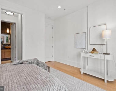 1617 Swann Street Nw - Photo Thumbnail 13