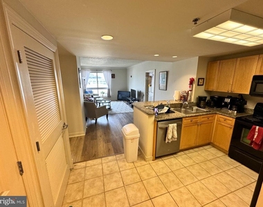 777 7th Street Nw - Photo Thumbnail 2
