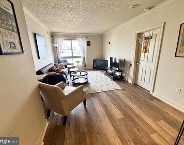 777 7th Street Nw - Photo Thumbnail 6