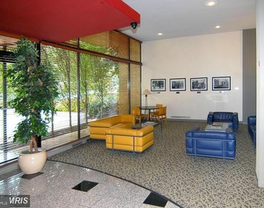 1711 Massachusetts Avenue Nw - Photo Thumbnail 2