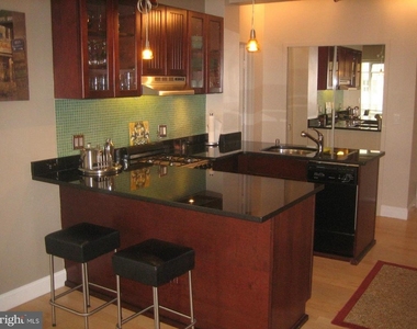 1711 Massachusetts Avenue Nw - Photo Thumbnail 5