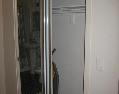 1711 Massachusetts Avenue Nw - Photo Thumbnail 13