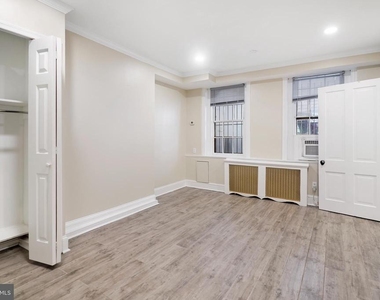 405 Constitution Avenue Ne - Photo Thumbnail 6