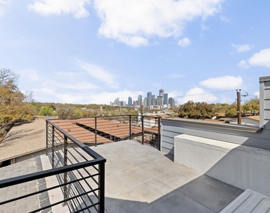 1402 Summit St - Photo Thumbnail 29