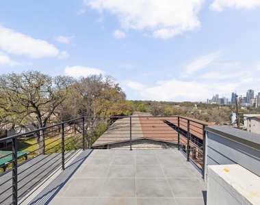 1402 Summit St - Photo Thumbnail 30
