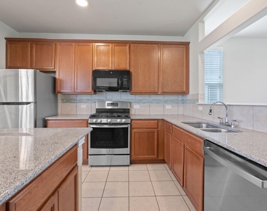 216 Greene Dr - Photo Thumbnail 4
