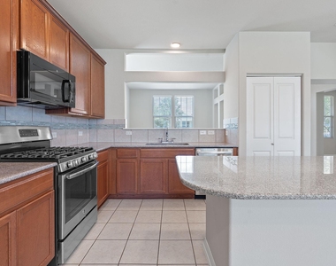216 Greene Dr - Photo Thumbnail 5