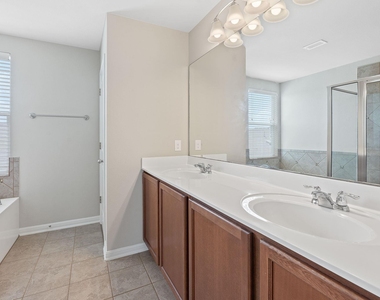 216 Greene Dr - Photo Thumbnail 11
