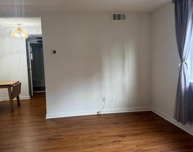 1627 Massachusetts Avenue Se - Photo Thumbnail 2