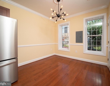 648 Newton Place Nw - Photo Thumbnail 2