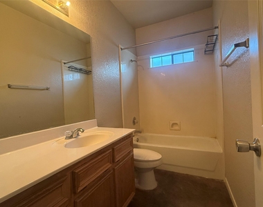 1406 Bergin Ct - Photo Thumbnail 11