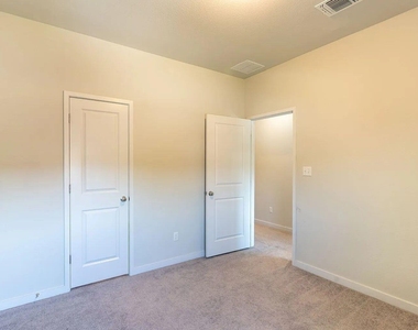 605 W South St - Photo Thumbnail 11