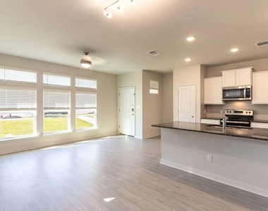 605 W South St - Photo Thumbnail 1