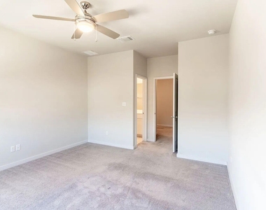 605 W South St - Photo Thumbnail 8