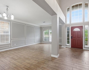 10008 Lachlan Dr - Photo Thumbnail 16