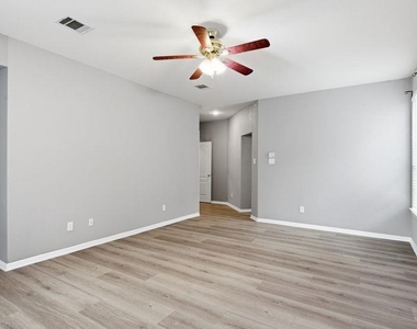 10008 Lachlan Dr - Photo Thumbnail 13