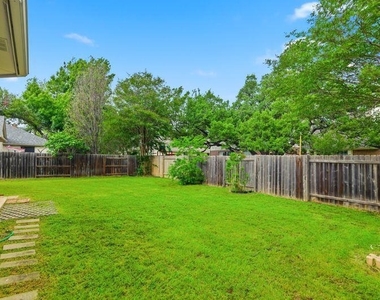 10008 Lachlan Dr - Photo Thumbnail 23