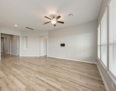 4428 Mandalin St - Photo Thumbnail 7